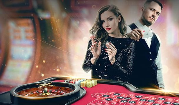 Layar dengan antarmuka sportsbook dan permainan slot di sakai99